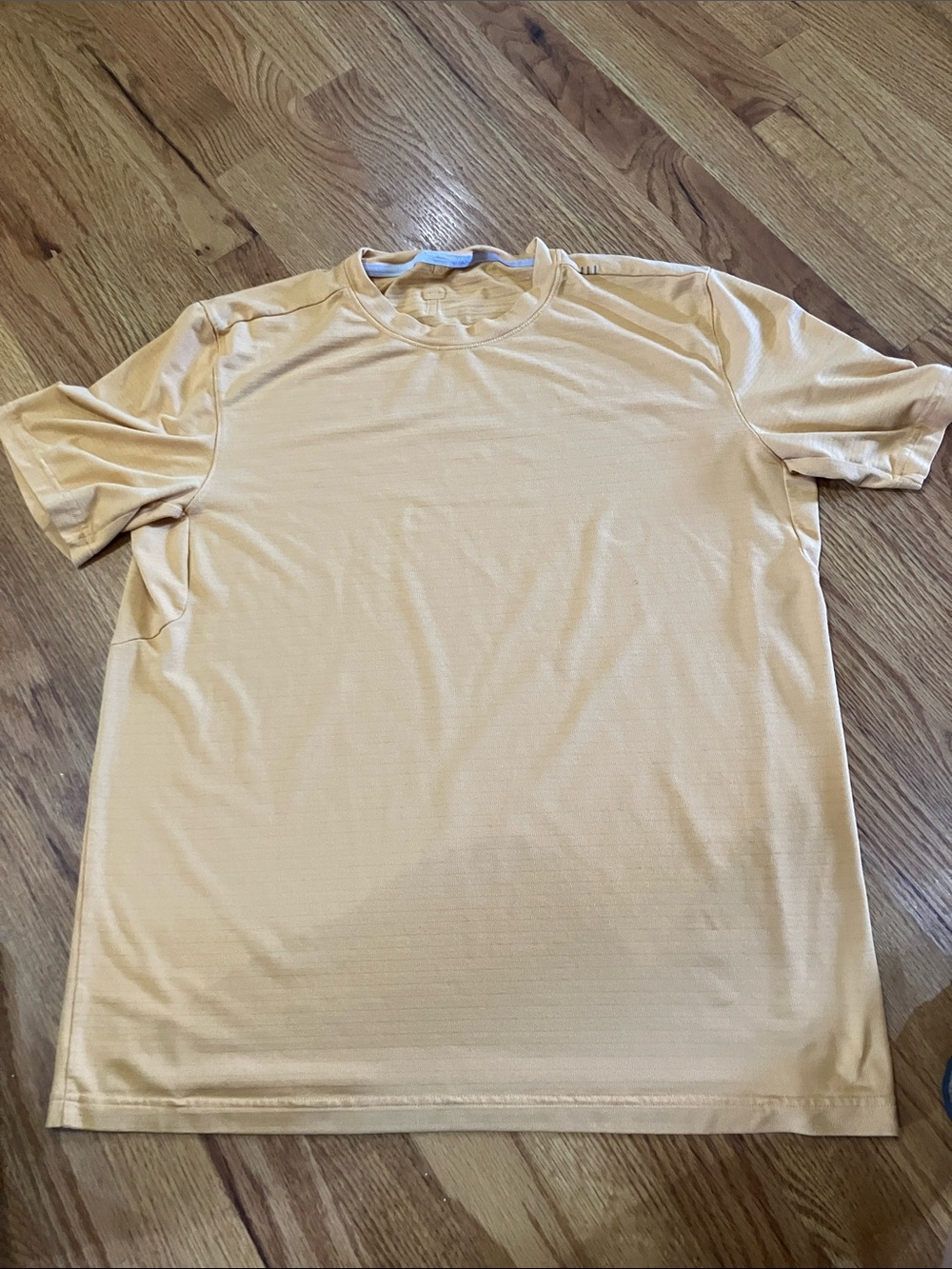lululemon athletica Men's Metal Vent Short Sleeve Crew Tee Maize Yellow Sz M EUC